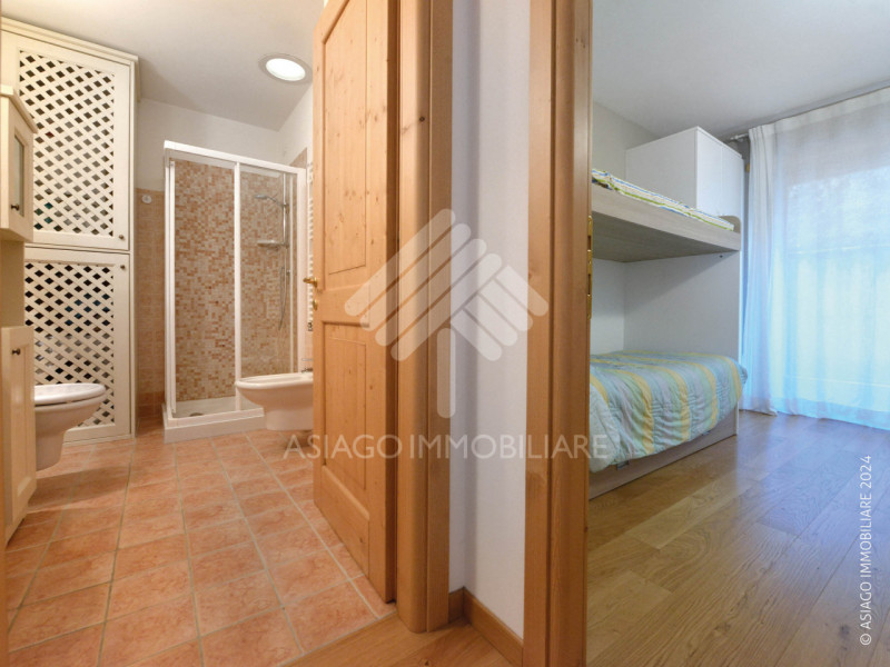 Vivere la stagione autunnale e quella invernale in questo Chalet sarà un'esperienza indimenticabi...