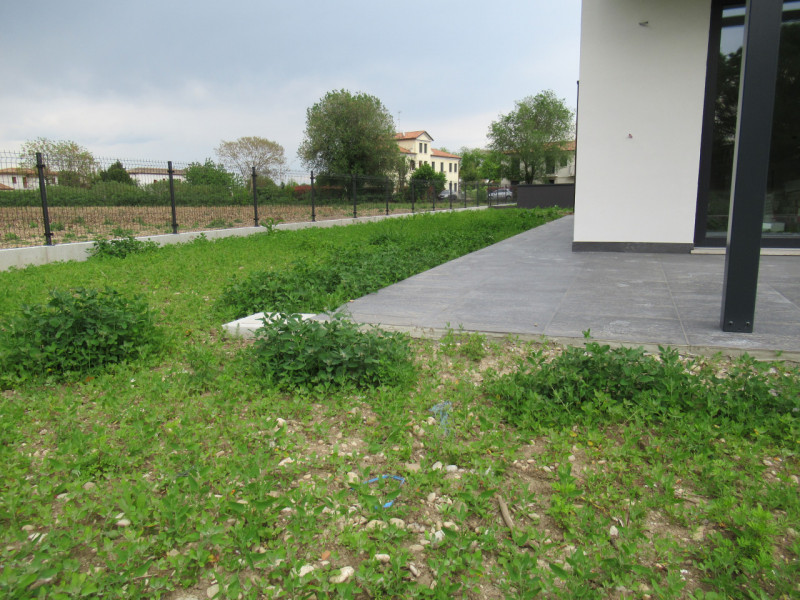 A Carità di Villorba (TV), proponiamo in vendita ampia porzione di abbinata (108 mq calpestabili ...