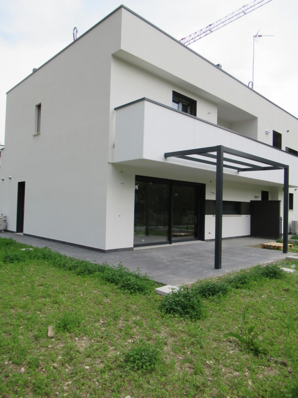 A Carità di Villorba (TV), proponiamo in vendita ampia porzione di abbinata (108 mq calpestabili ...