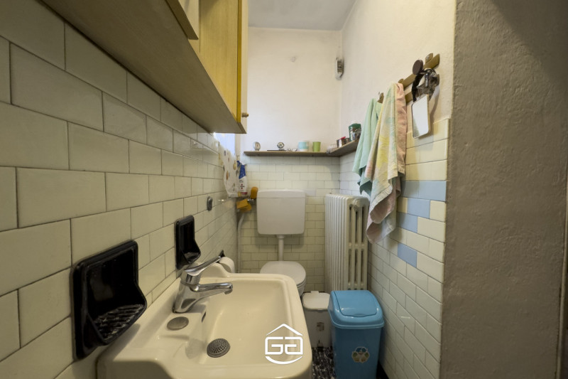 Proponiamo in vendita una soluzione unica e versatile, ideale per una famiglia numerosa o per chi...