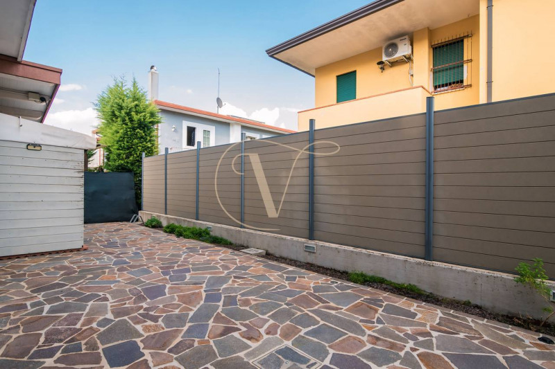 Ti piacerebbe fare aperitivo o far giocare i tuoi bambini comodamente a 5 minuti da casa? 

In ve...