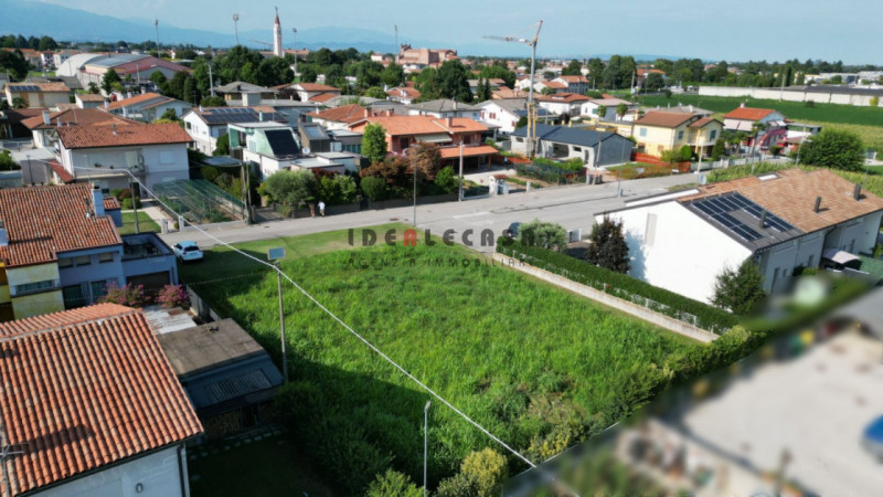 RIF: SF06 SAN MARTINO DI LUPARI Proponiamo in vendita lotto edificabile di 1100 mq, con possibili...