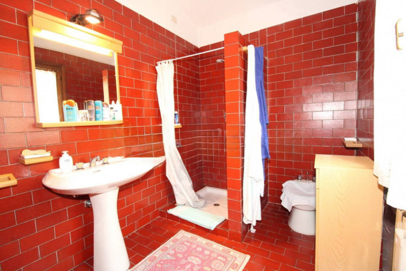 Splendida casa singola in vendita a Crespadoro, nella tranquilla località di Marana. Immersa nel ...