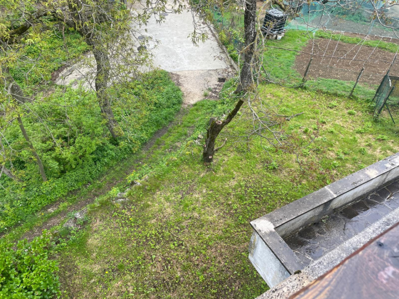 Splendida casa singola in vendita a Crespadoro, nella tranquilla località di Marana. Immersa nel ...