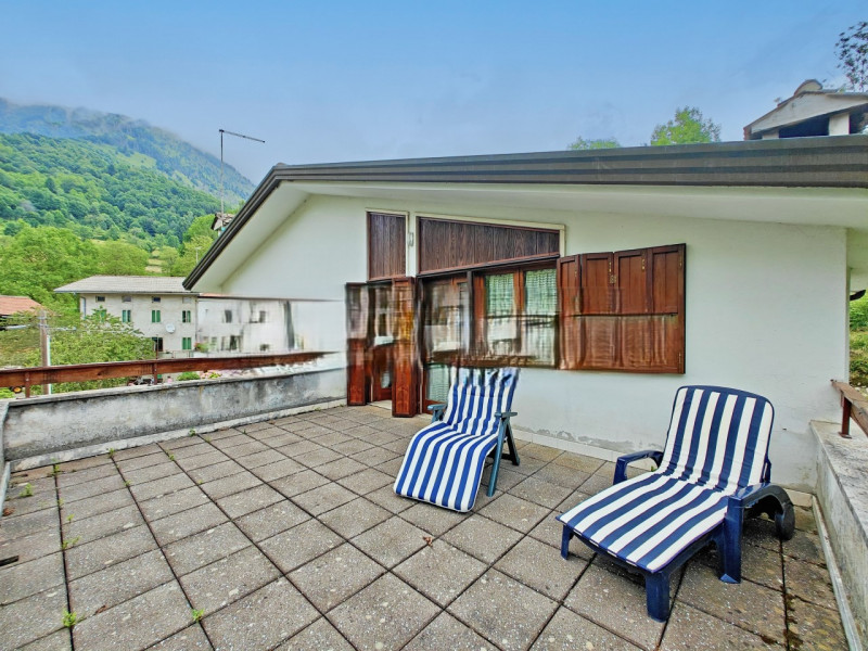 Splendida casa singola in vendita a Crespadoro, nella tranquilla località di Marana. Immersa nel ...