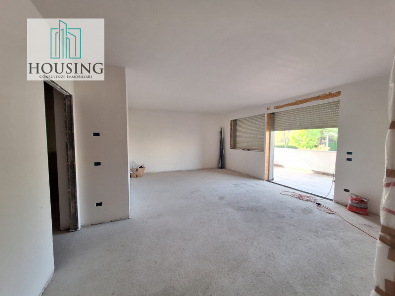 Al confine tra Abano Terme e Montegrotto Terme, a pochi minuti dalla zona pedonale e dal parco ur...