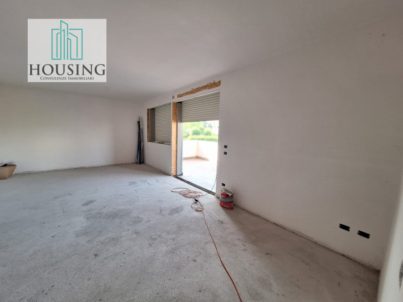 Al confine tra Abano Terme e Montegrotto Terme, a pochi minuti dalla zona pedonale e dal parco ur...