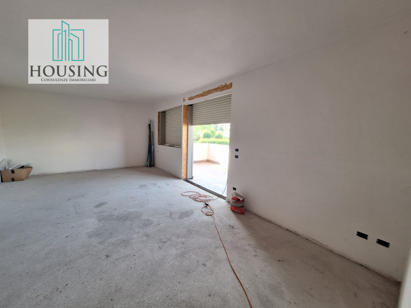 Al confine tra Abano Terme e Montegrotto Terme, a pochi minuti dalla zona pedonale e dal parco ur...