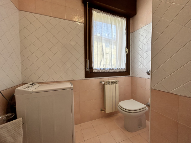 PIOVE DI SACCO centro - Proponiamo APPARTAMENTO COMPLETAMENTE ARREDATO come da foto disposto su d...