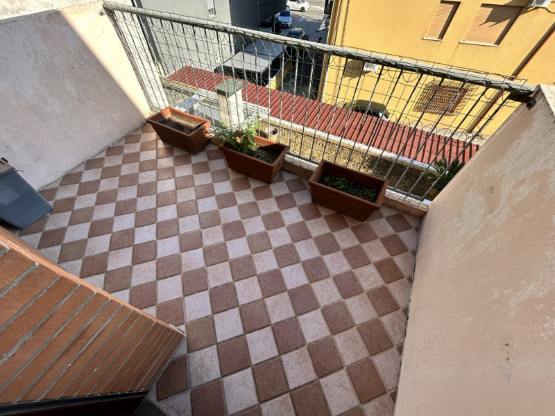 PIOVE DI SACCO centro - Proponiamo APPARTAMENTO COMPLETAMENTE ARREDATO come da foto disposto su d...