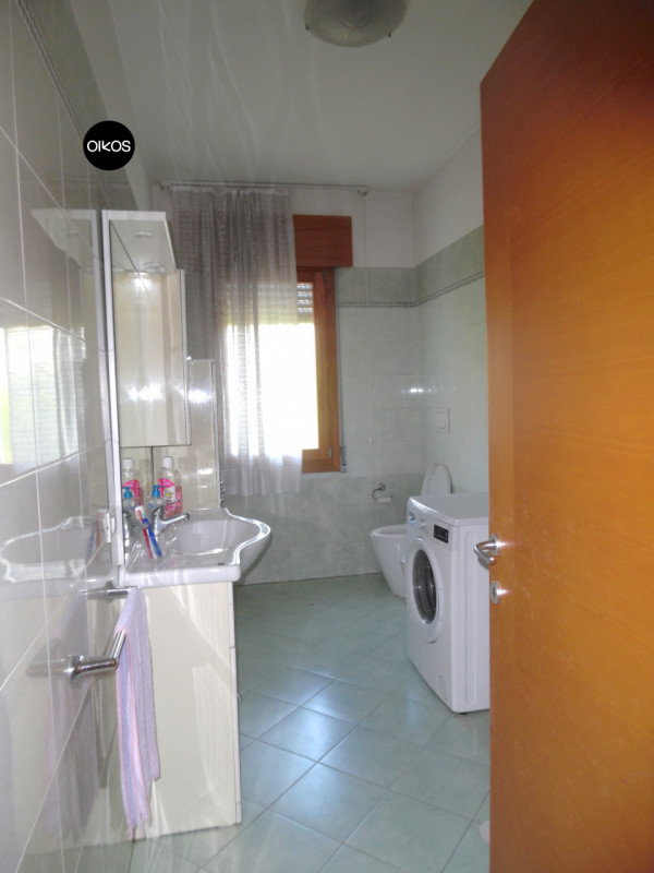 Corte di Piove di Sacco (PD) - Proponiamo casa singola di ampie dimensioni, circa 170 mq, compost...