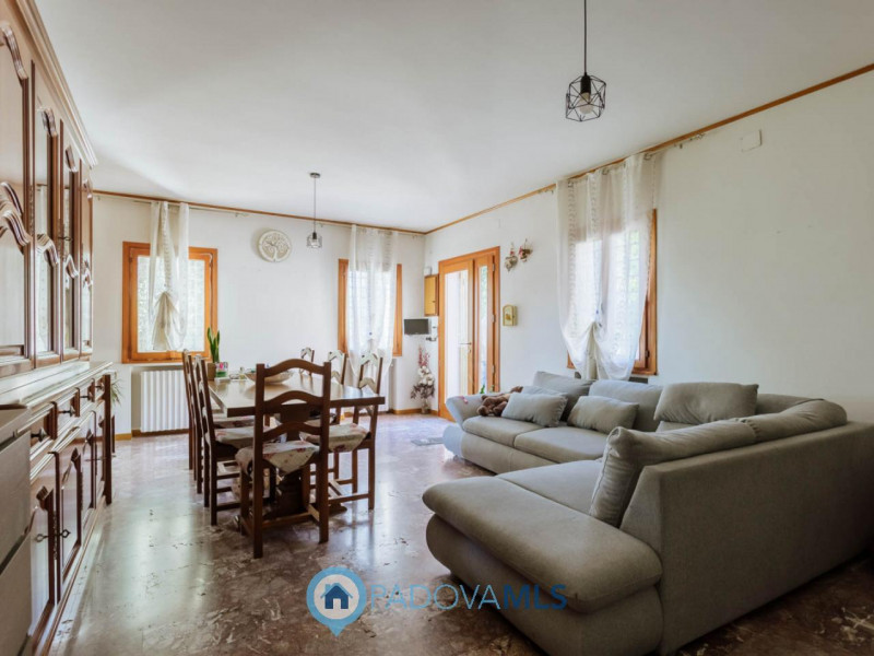 Immobile in esclusiva al Gruppo Padova MLS

Cinto Euganeo - A Valnogaredo proponiamo immobile cos...