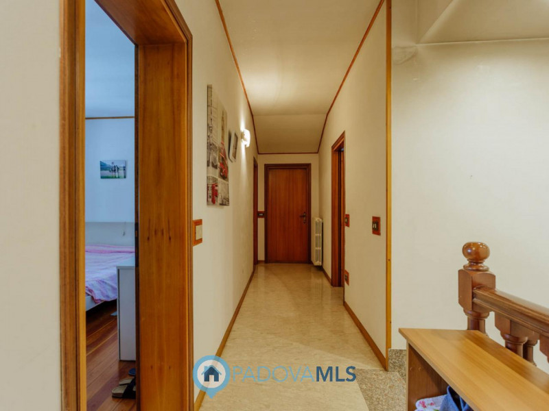 Immobile in esclusiva al Gruppo Padova MLS

Cinto Euganeo - A Valnogaredo proponiamo immobile cos...