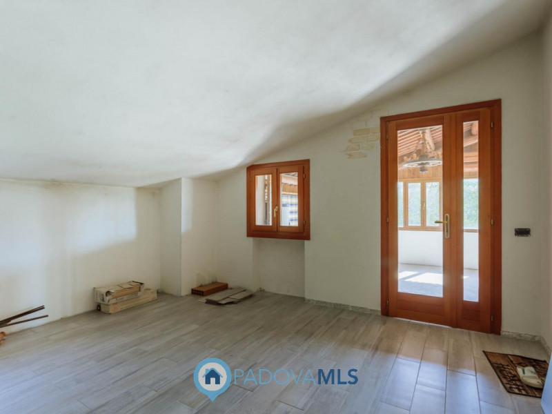 Immobile in esclusiva al Gruppo Padova MLS

Cinto Euganeo - A Valnogaredo proponiamo immobile cos...