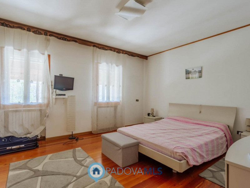 Immobile in esclusiva al Gruppo Padova MLS

Cinto Euganeo - A Valnogaredo proponiamo immobile cos...