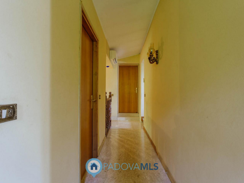 Immobile in esclusiva al Gruppo Padova MLS

Cinto Euganeo - A Valnogaredo proponiamo immobile cos...