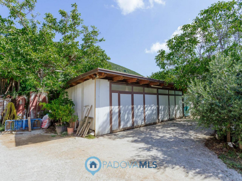 Immobile in esclusiva al Gruppo Padova MLS

Cinto Euganeo - A Valnogaredo proponiamo immobile cos...