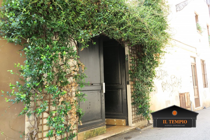 **Affittasi Camera per Studenti**

Sono disponibili **4 camere singole** in un accogliente studen...