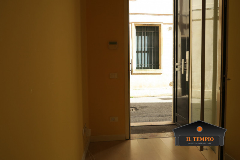 **Affittasi Camera per Studenti**

Sono disponibili **4 camere singole** in un accogliente studen...