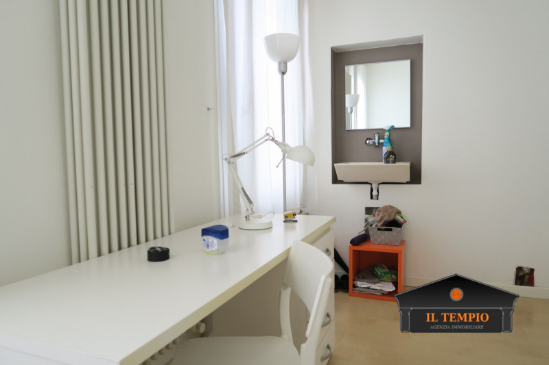 **Affittasi Camera per Studenti**

Sono disponibili **4 camere singole** in un accogliente studen...