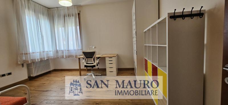 VICENZA CITTA': disponiamo di 1 stanza singola per studenti in appartamento al secondo piano di r...