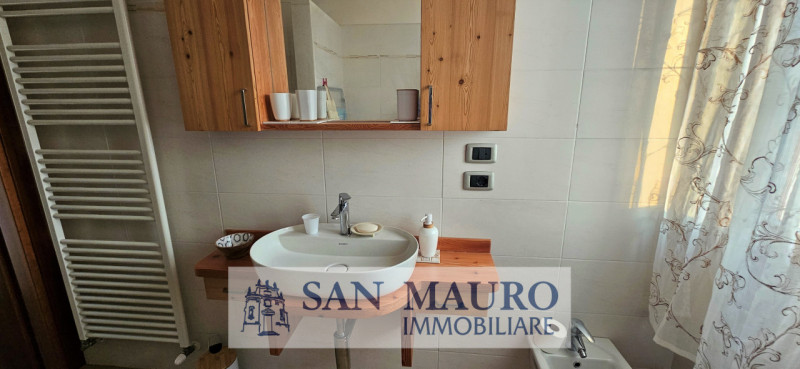 VICENZA CITTA': disponiamo di 1 stanza singola per studenti in appartamento al secondo piano di r...