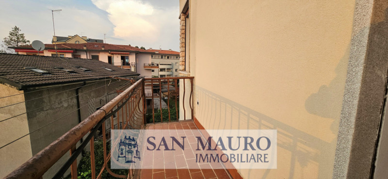 VICENZA CITTA': disponiamo di 1 stanza singola per studenti in appartamento al secondo piano di r...