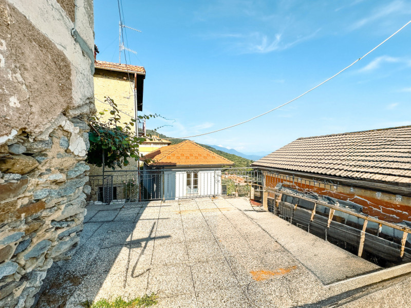 Doppelhaushälfte zu verkaufen in Trarego Viggiona, mit einer Terrasse mit Seeblick