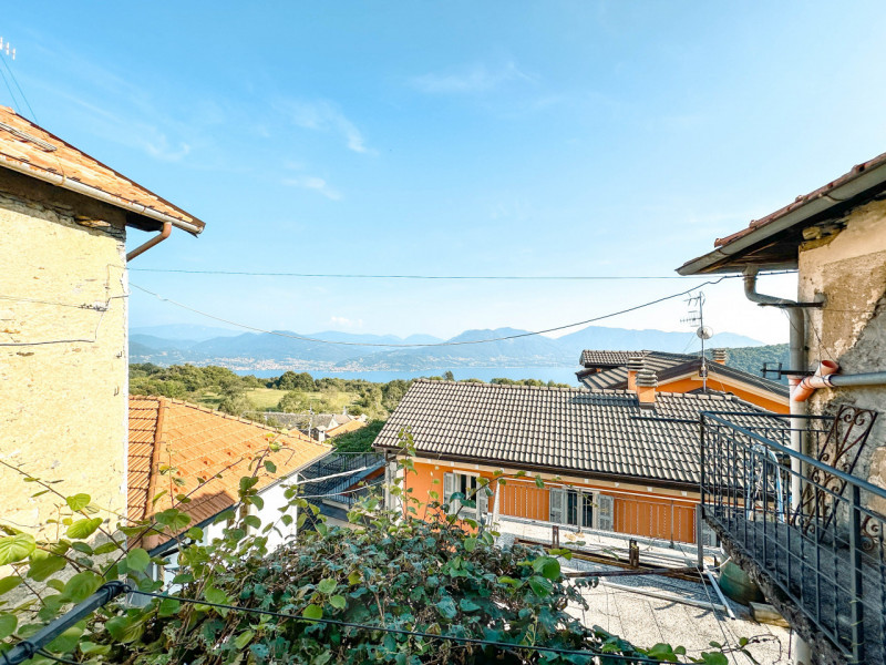 Doppelhaushälfte zu verkaufen in Trarego Viggiona, mit einer Terrasse mit Seeblick