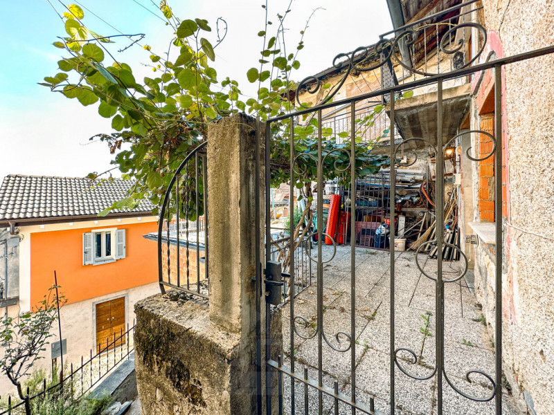 Doppelhaushälfte zu verkaufen in Trarego Viggiona, mit einer Terrasse mit Seeblick