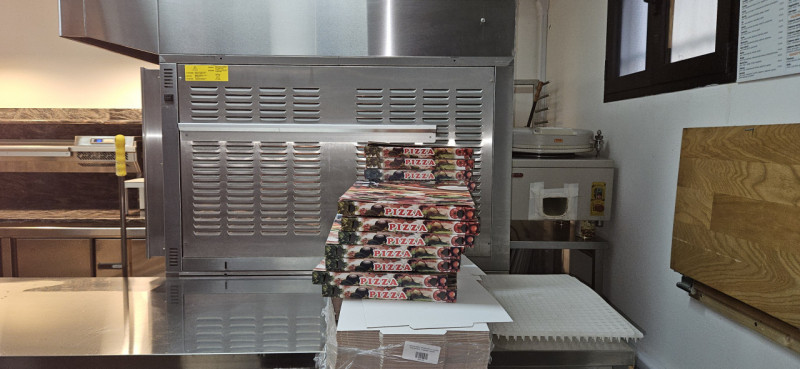 In affitto a Este, situata in una zona strategica e di facile accesso, proponiamo interessante at...