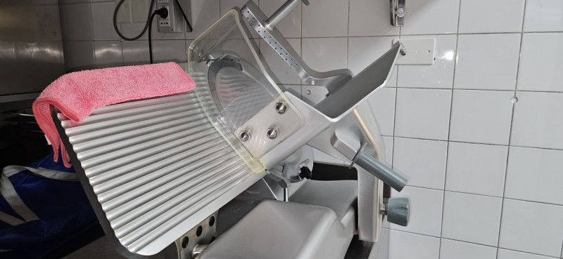 In affitto a Este, situata in una zona strategica e di facile accesso, proponiamo interessante at...