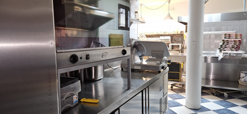 In affitto a Este, situata in una zona strategica e di facile accesso, proponiamo interessante at...