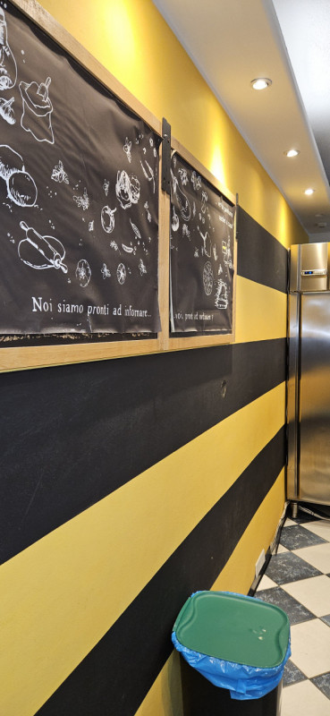 In affitto a Este, situata in una zona strategica e di facile accesso, proponiamo interessante at...