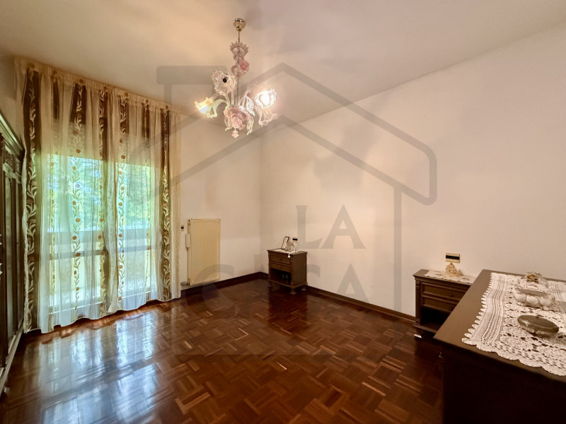 ABANO TERME - Nel prestigioso e ricercato quartiere San Lorenzo di Abano Terme, proponiamo in ven...