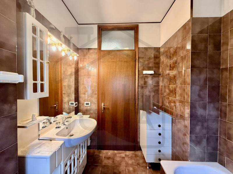 ABANO TERME - Nel prestigioso e ricercato quartiere San Lorenzo di Abano Terme, proponiamo in ven...