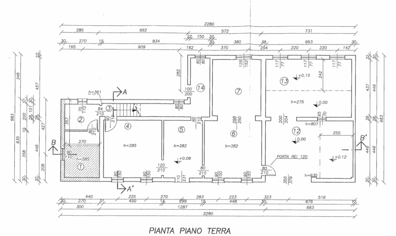 Tipica casa di campagna con annesso rustico adiacente e giardino di proprietà. 
Ubicata in zona r...