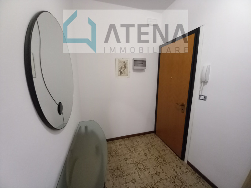 rif. 24657

PADOVA- ARCELLA SAN GREGORIO

LEGGERE TUTTO L'ANNUNCIO

Si affitta SOLO A RAGAZZE STU...