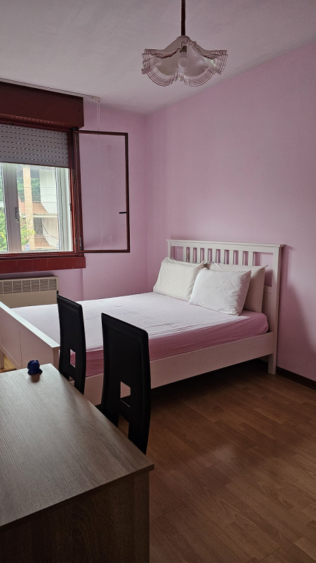 PADOVA – ZONA SACRA FAMIGLIA. Proponiamo in locazione un luminoso e spazioso appartamento pentalo...