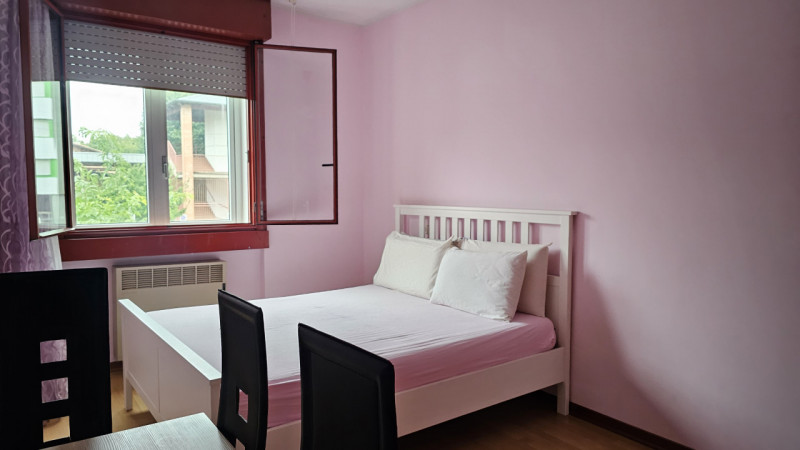 PADOVA – ZONA SACRA FAMIGLIA. Proponiamo in locazione un luminoso e spazioso appartamento pentalo...