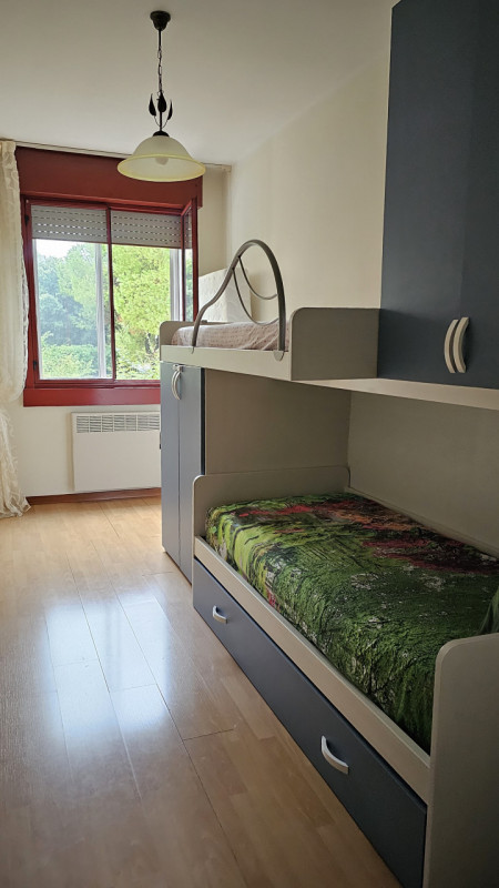 PADOVA – ZONA SACRA FAMIGLIA. Proponiamo in locazione un luminoso e spazioso appartamento pentalo...