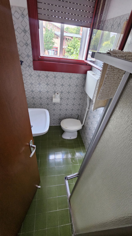 PADOVA – ZONA SACRA FAMIGLIA. Proponiamo in locazione un luminoso e spazioso appartamento pentalo...