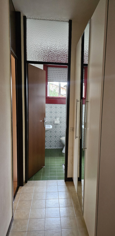 PADOVA – ZONA SACRA FAMIGLIA. Proponiamo in locazione un luminoso e spazioso appartamento pentalo...