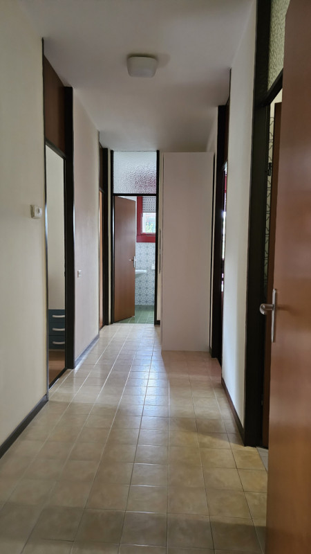 PADOVA – ZONA SACRA FAMIGLIA. Proponiamo in locazione un luminoso e spazioso appartamento pentalo...