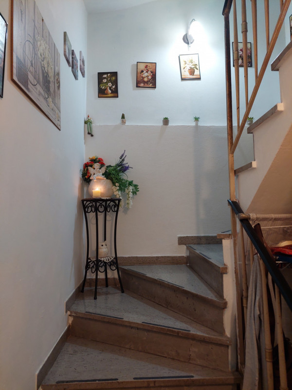 Casa a schiera di porzione centrale in vendita nel comune di Torrebelvicino, situata nella zona c...