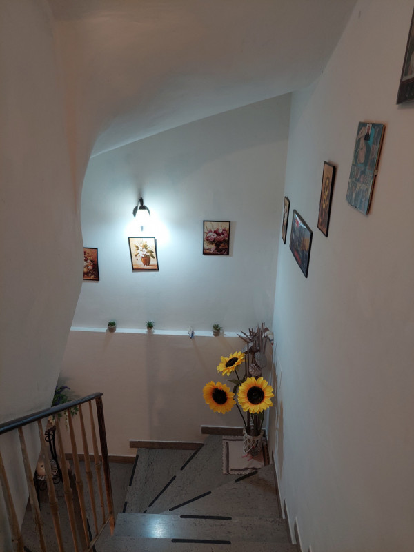 Casa a schiera di porzione centrale in vendita nel comune di Torrebelvicino, situata nella zona c...