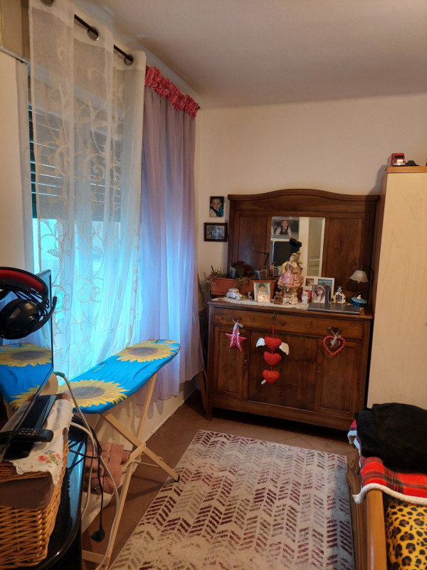 Casa a schiera di porzione centrale in vendita nel comune di Torrebelvicino, situata nella zona c...