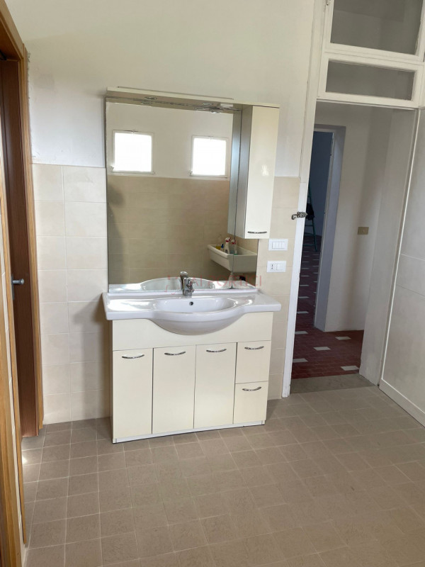 Comune di CANDIANA - APPARTAMENTO di 160 mq + LABORATORIO di 110 mq direttamente collegato con l'...