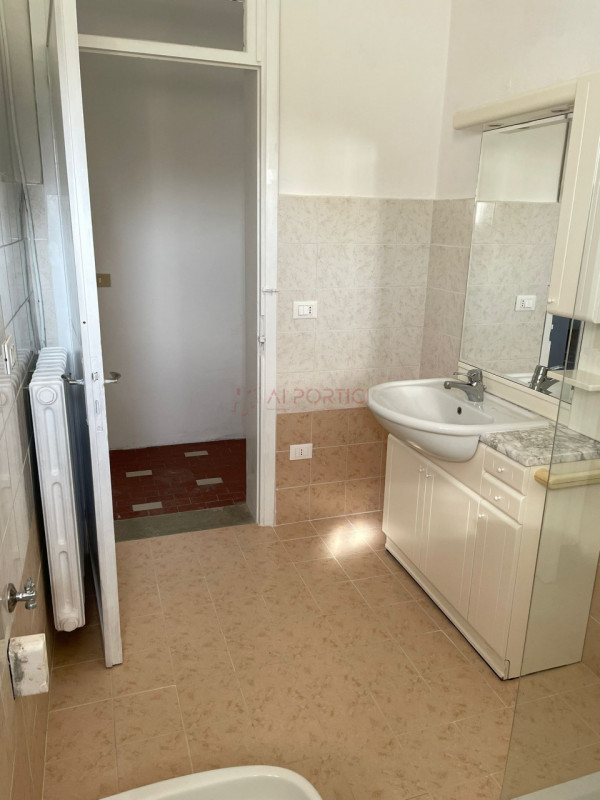 Comune di CANDIANA - APPARTAMENTO di 160 mq + LABORATORIO di 110 mq direttamente collegato con l'...