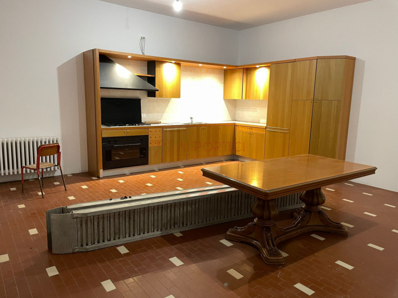 Comune di CANDIANA - APPARTAMENTO di 160 mq + LABORATORIO di 110 mq direttamente collegato con l'...